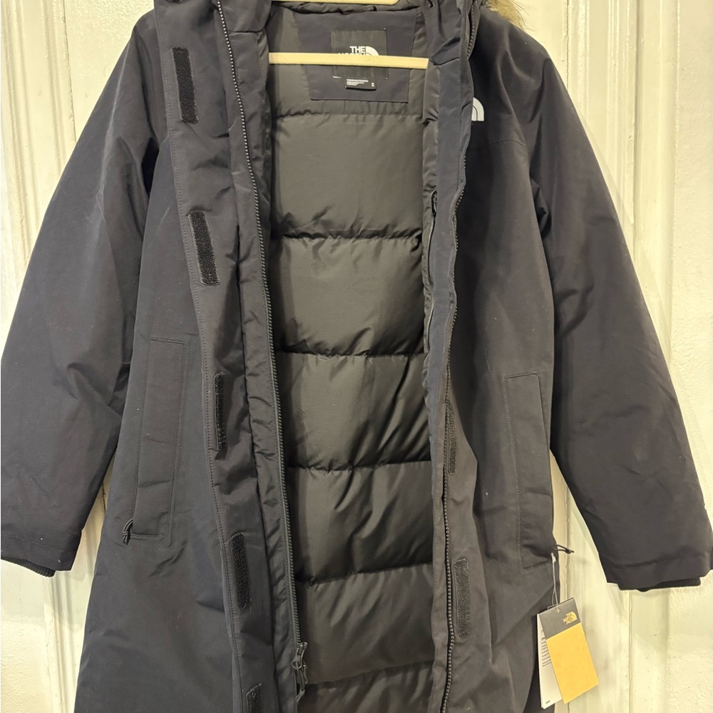 The North Face W Artic Parka TNF Blak Jacket with White Logo - Picture 4 of 10